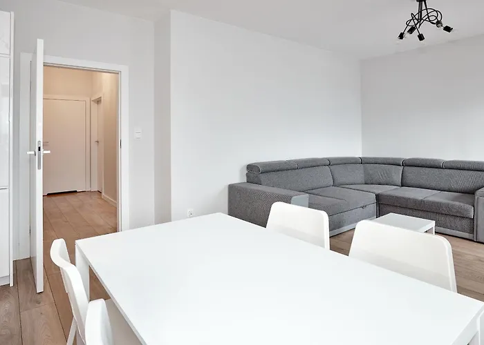 Apartman 10th Floor Unii Lubelskiej By Bookinghost