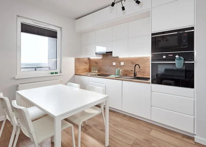 10th Floor Unii Lubelskiej By Bookinghost Apartman Poznań