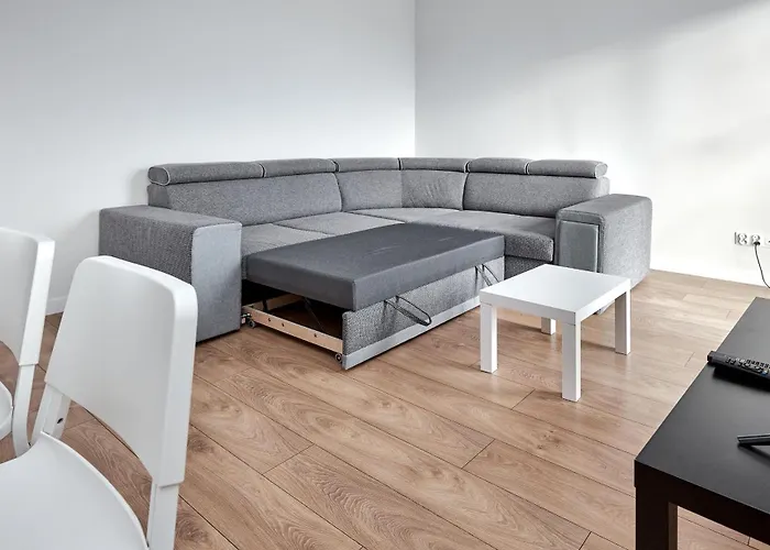 10th Floor Unii Lubelskiej By Bookinghost Poznań